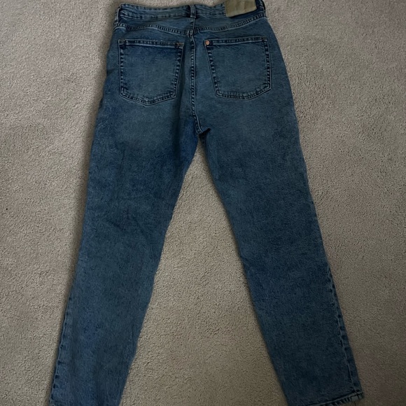 H&M Ultra high rise mom jeans - Picture 3 of 3
